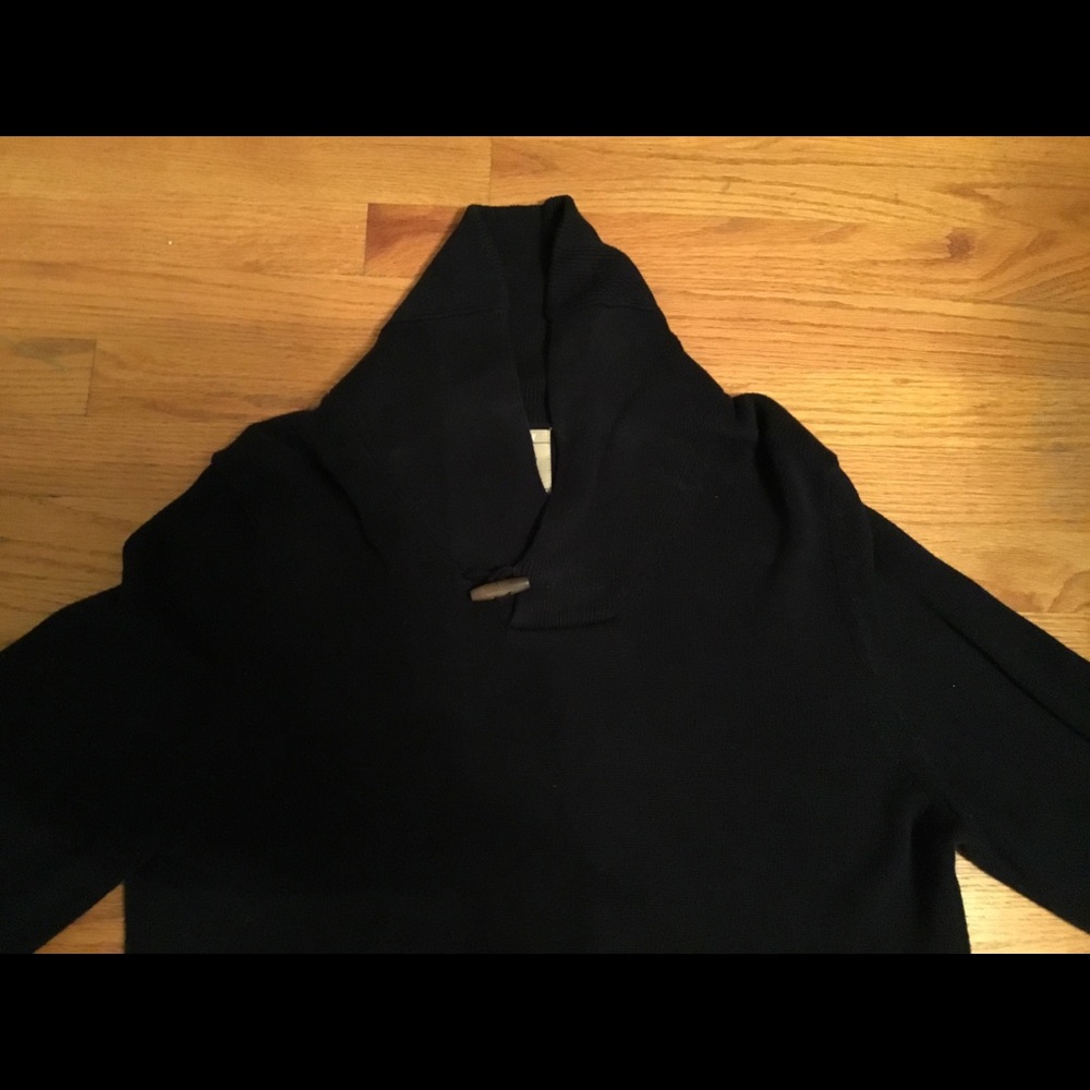 Navy blue pullover